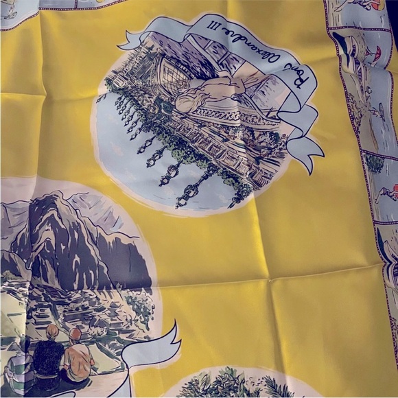 TORY BURCH SCARF 🧣, 91cm x 91cm. - Picture 8 of 12